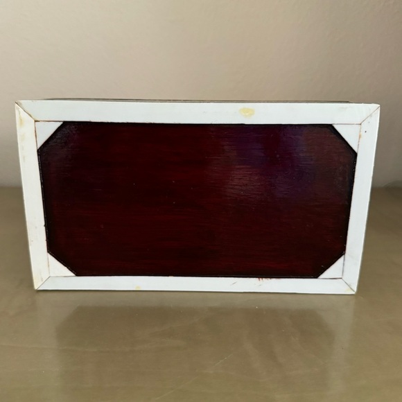 Moorish Handcrafted Middle Eastern Mosaic Inlaid Decorative Box - Picture 15 of 16